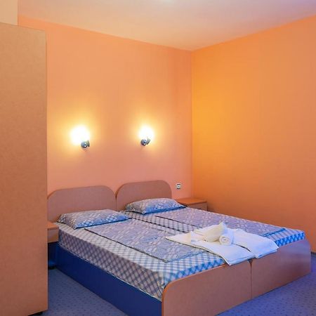 Dara Hotel Primorsko Exteriör bild