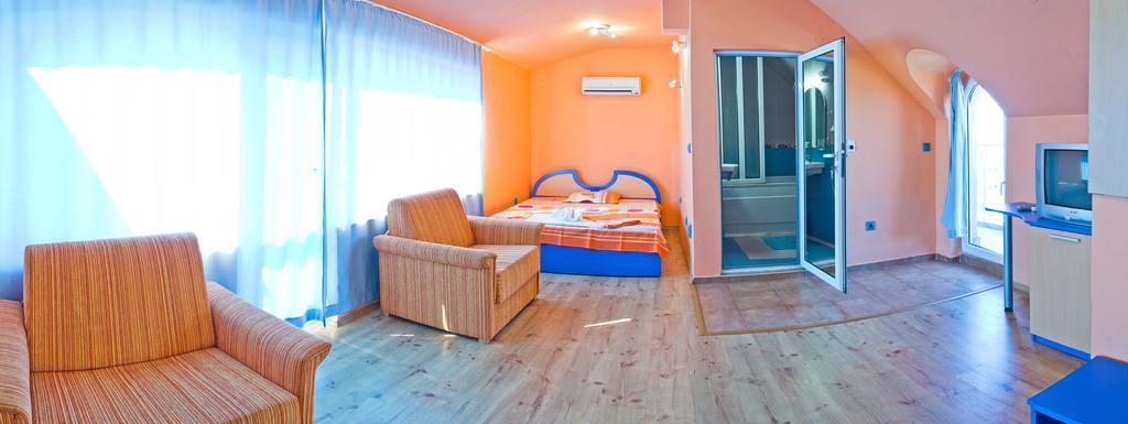 Dara Hotel Primorsko Exteriör bild