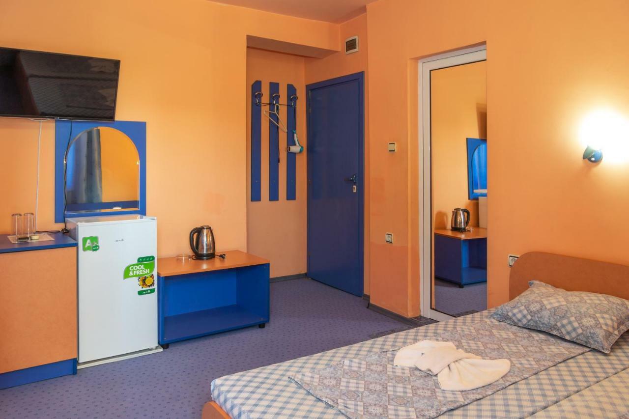 Dara Hotel Primorsko Exteriör bild