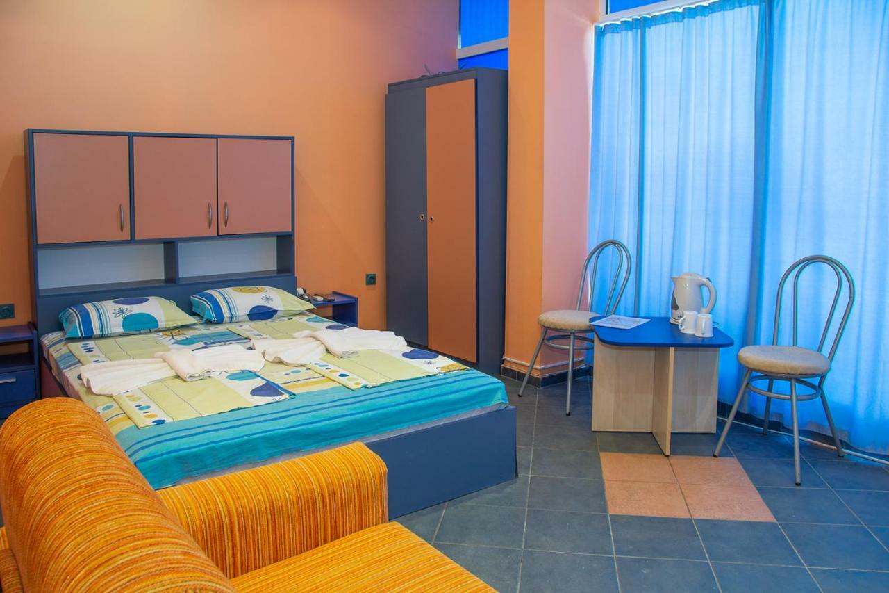 Dara Hotel Primorsko Exteriör bild